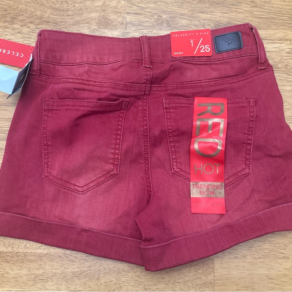 Red shorts , mid-rise size 1 - Picture 2 of 2